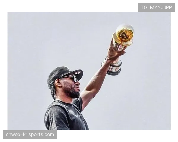 比尔防守体系转向主动施压 莱昂纳德强调伪装与轮转